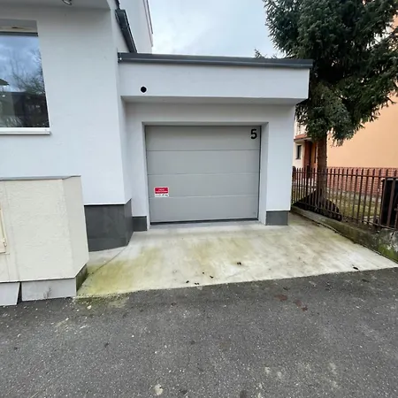 Komfortne Byvanie S Garazou - Parkovanim Zilina Exterior photo