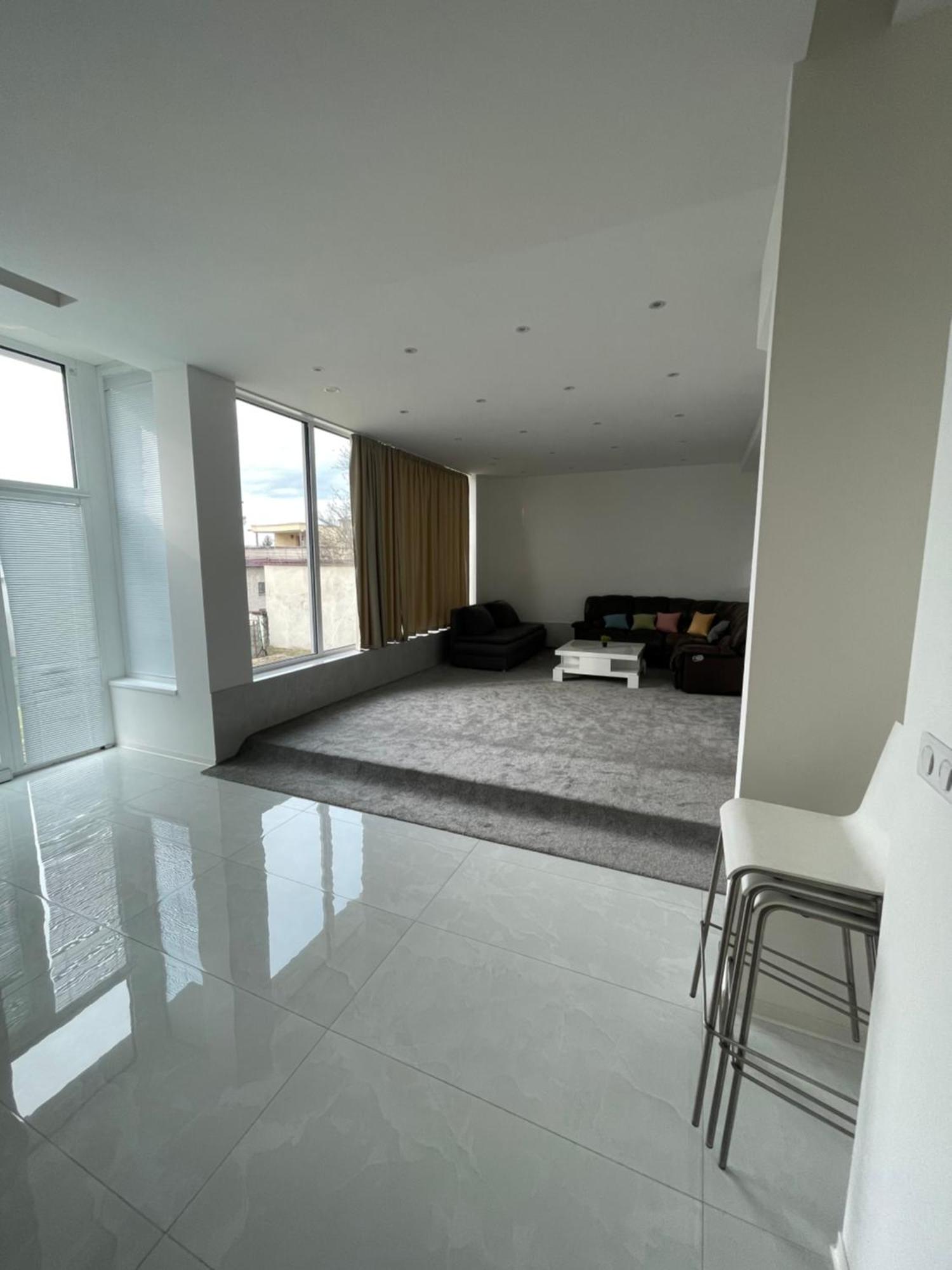 Apartmán Komfortne Byvanie S Garazou - Parkovanim *