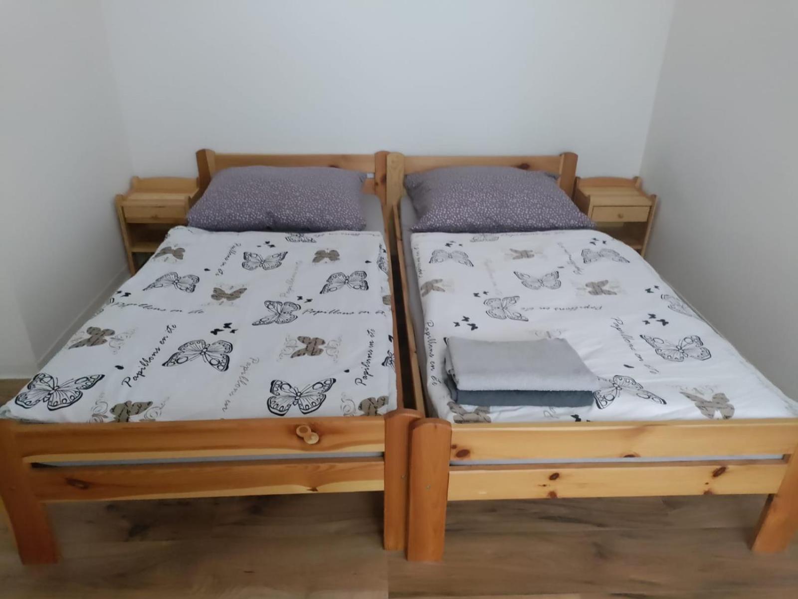 Apartmán Komfortne Byvanie S Garazou - Parkovanim Žilina